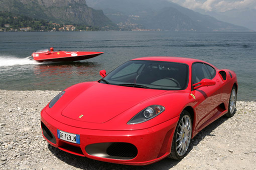 Лодка Ferrari с двигателем от F430