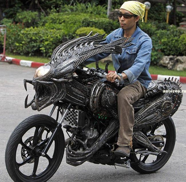 классный мотоцикл в стиле хищник против чужого