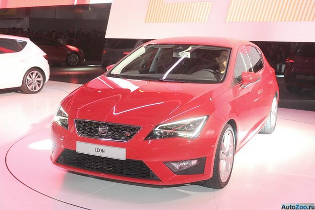 Seat Leon 2013 представлен на автовыставке в Париже