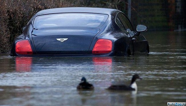 Как утопить Bentley Continental GT во время наводнения 07