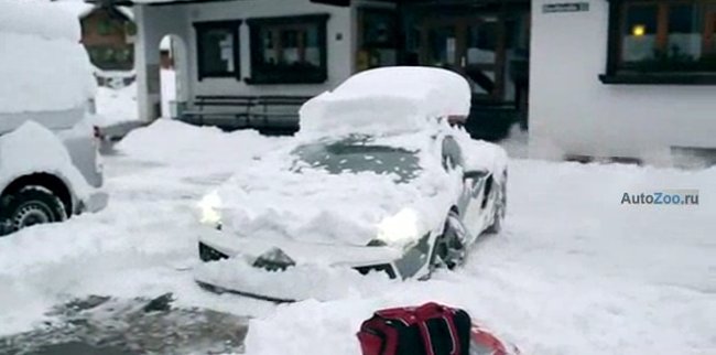 Lamborghini Gallardo LP560 гоняет по снегу