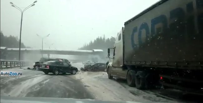 Подборка аварий на российских дорогах за март 2013 года