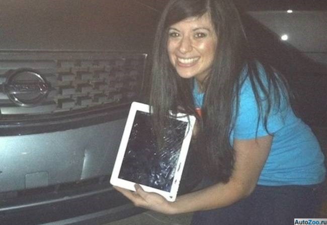 iPad разбил бампер Nissan Sentra 08