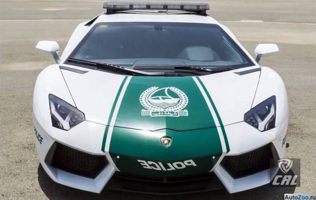 Полиция Дубая получила Lamborghini Aventador 02